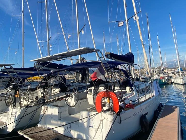 Location bateau Jeanneau Sun Odyssey 389 à Ajaccio sur Samboat