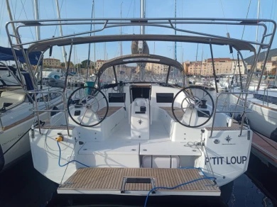 Bareboat Rental Sailboat Jeanneau with a boat licence