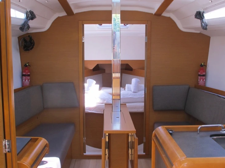 Location bateau Jeanneau Sun Odyssey 349 à Ajaccio sur Samboat