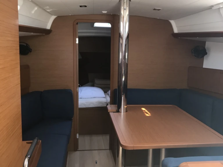 Jeanneau Sun Odyssey 389 a louer à Ajaccio