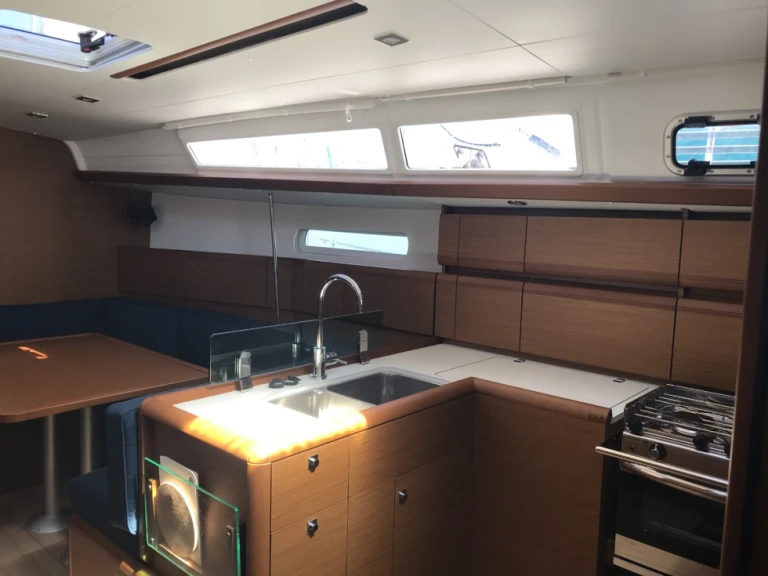 Location à Ajaccio - Jeanneau Sun Odyssey 389 sur SamBoat