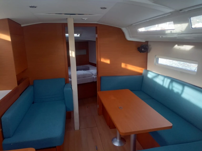 Location bateau Jeanneau Sun Odyssey 410 à Ajaccio sur Samboat