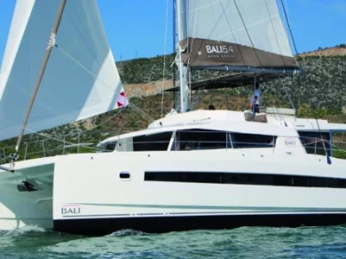 Pronájem lodi Port Cogolin lákavé ceny Bali 5.4