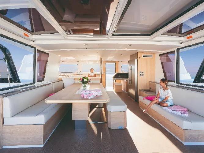 Louer Catamaran avec ou sans skipper 15 à Port Cogolin