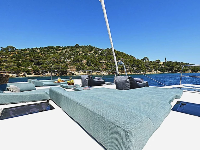 Louer Catamaran avec ou sans skipper Lagoon à Athens Marina