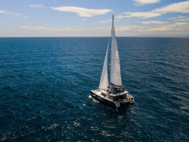 Catamarán para alquilar Athens Marina al mejor precio