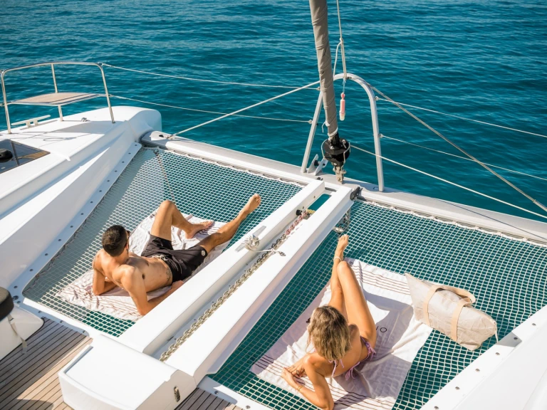 Location bateau Athens Marina pas cher Lagoon 52