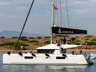 Alquiler de embarcaciones Lagoon Lagoon 52 enAthens Marina en Samboat
