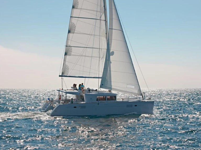 Louer Catamaran avec ou sans skipper Lagoon à Piso Livadi
