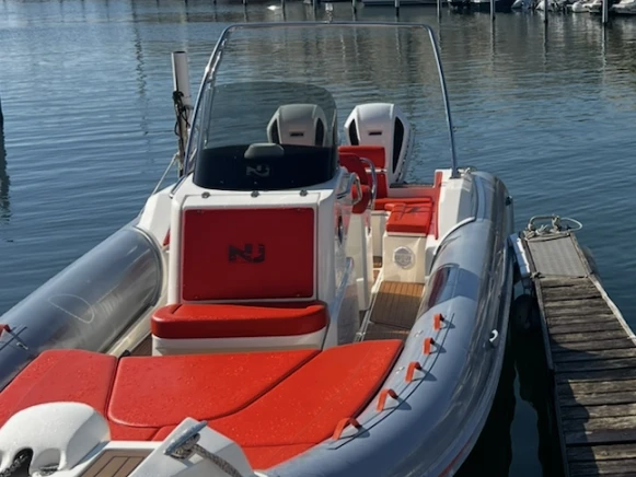 Louez un Nuova Jolly Prince 30 à Port-Camargue