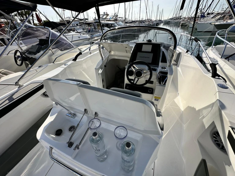 Location à Mandelieu-la-Napoule - Karnic sl 701 sur SamBoat