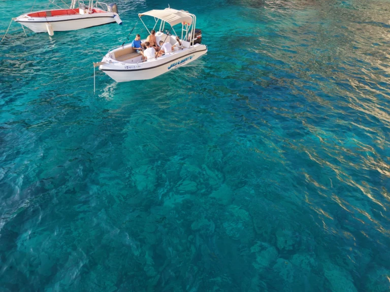 Louer Bateau à moteur avec ou sans skipper Buccaneer à Gozo