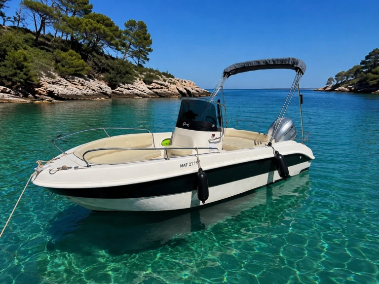 Location Bateau à moteur à Le Brusc - Trimarchi Eolo 57