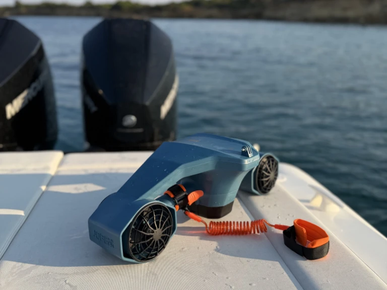 Semi-rigide à louer à Zakynthos au meilleur prix