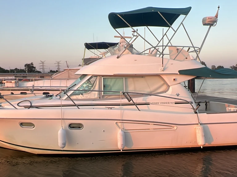 Location Bateau à moteur à Real Club Marítimo de Huelva - Jeanneau Merry Fisher 925 Fly