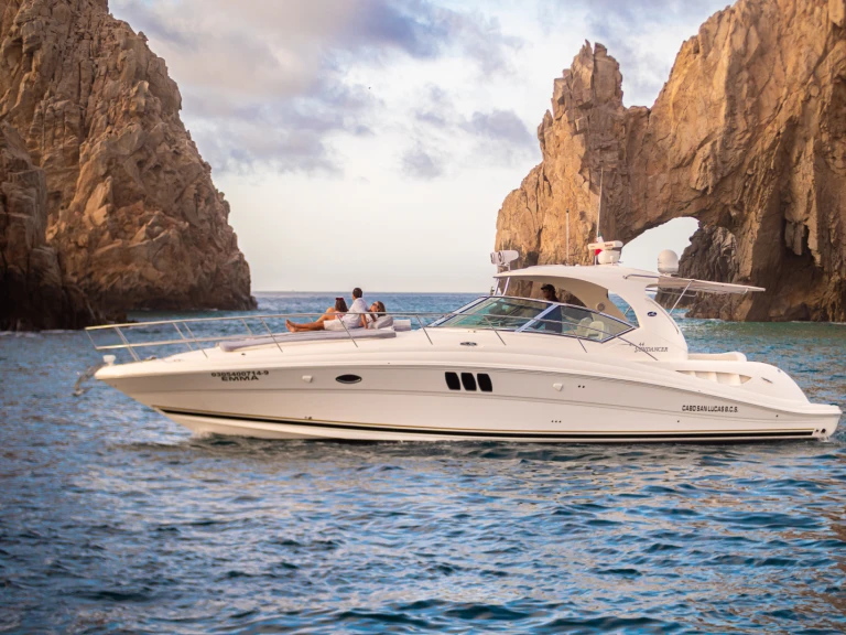 Louer Bateau à moteur avec ou sans skipper Sea Ray à Cabo San Lucas