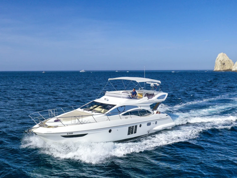 Louer Bateau à moteur avec ou sans skipper Azimut à Cabo San Lucas