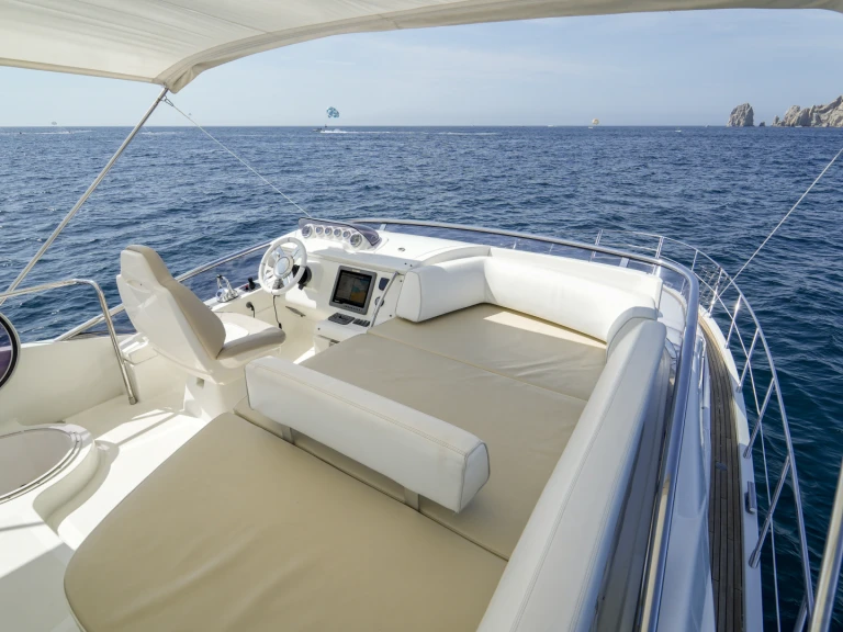 Louer Bateau à moteur avec ou sans skipper Azimut à Cabo San Lucas
