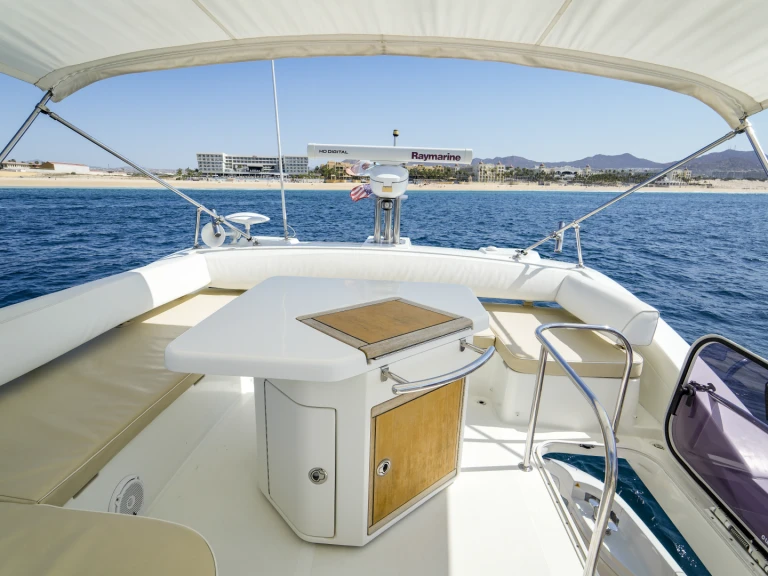 Location Bateau à moteur Azimut avec permis