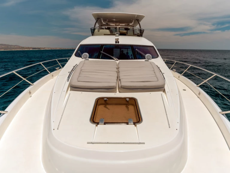Location Yacht Sunseeker avec permis