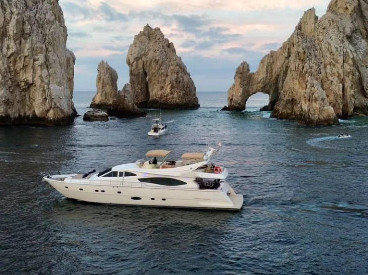 Location bateau Cabo San Lucas pas cher Ferretti 800