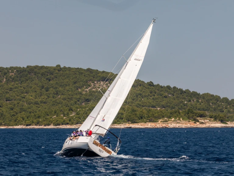 Location à Betina - Elan E4 sur SamBoat