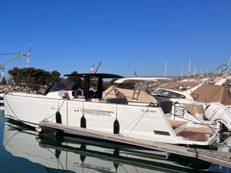 Location Bateau à moteur à Marseille - Fjord Fjord 40 Open