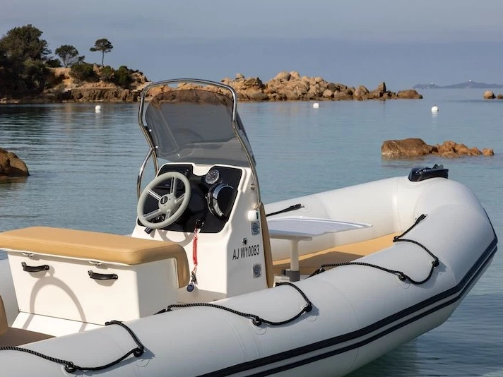 Location Semi-rigide à Isolella - Bombard BOMBARD 650 SUNRIDER NEO