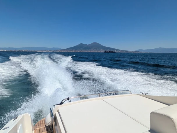 Baia 43/0 a louer à Naples