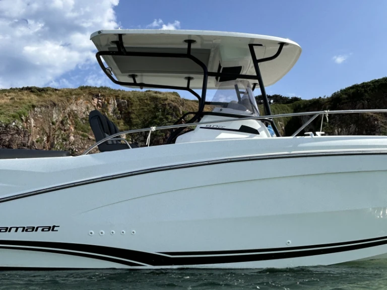 Louer Bateau à moteur avec ou sans skipper Jeanneau à France