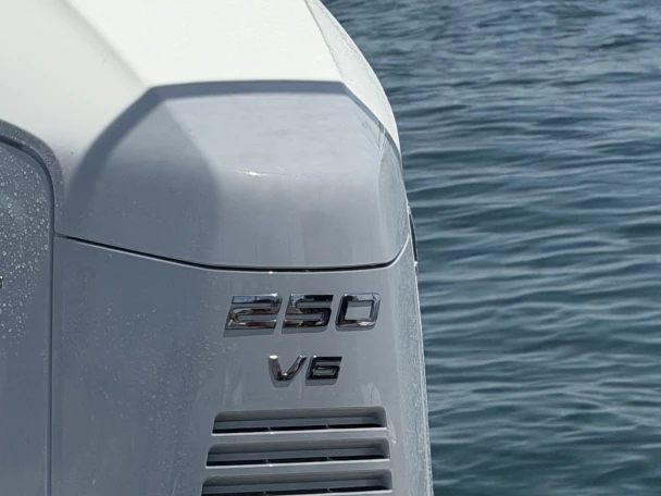 Louez un Lomac Turismo 7.0 à Marina de Portimão