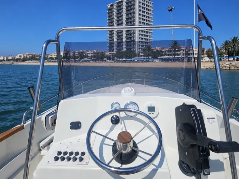 Location à Porto San Giorgio - Conero CONERO CIAO 540 sur SamBoat