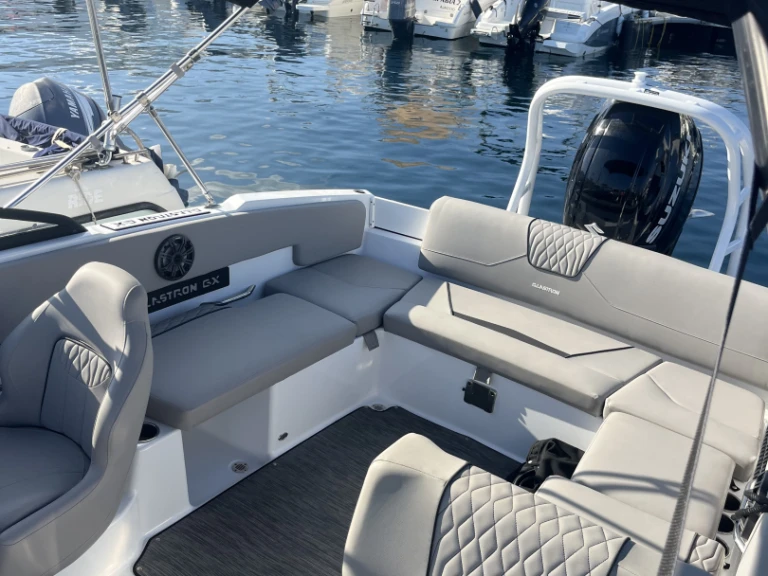 Louer Bateau à moteur avec ou sans skipper Glastron à Ajaccio