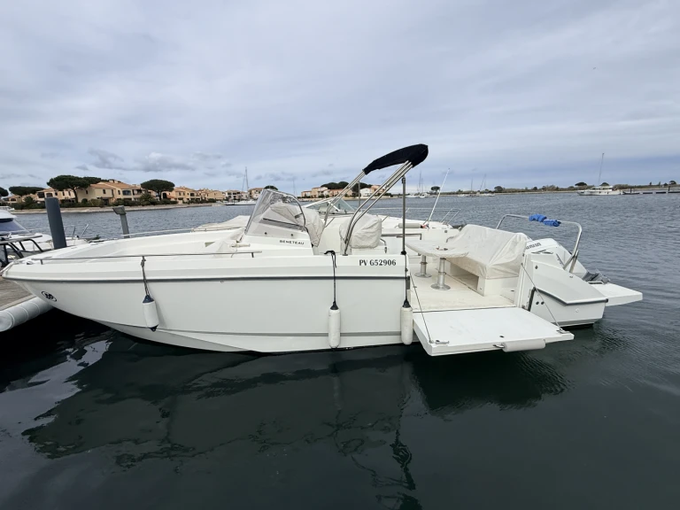 Louer Bateau à moteur avec ou sans skipper Bénéteau à Saint-Cyprien