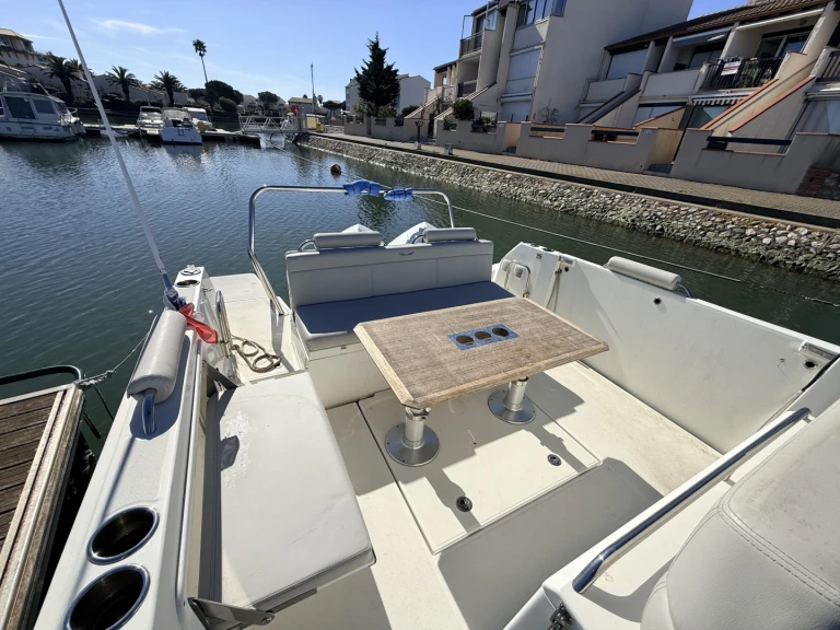 Bateau à moteur à louer à Saint-Cyprien au meilleur prix
