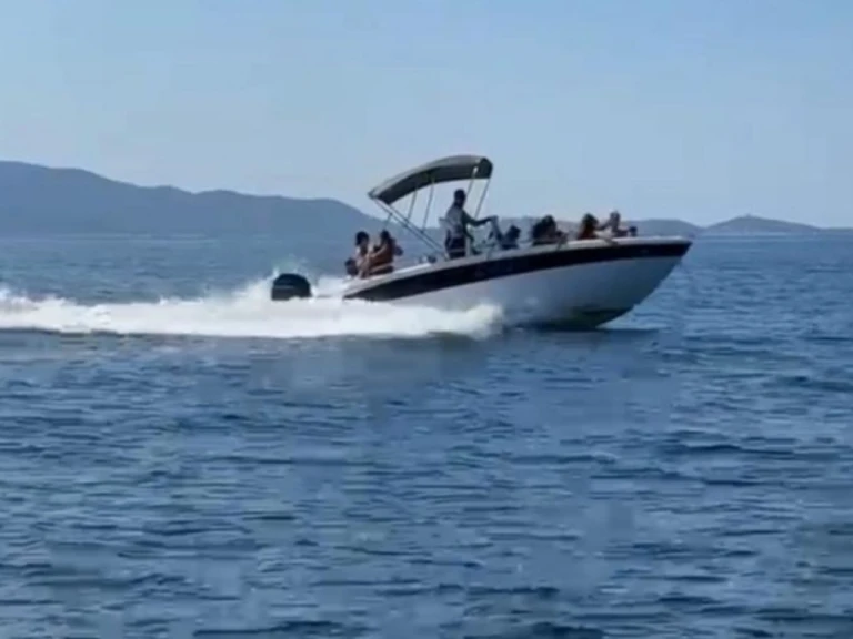 Bateau à moteur à louer à Portoferraio au meilleur prix