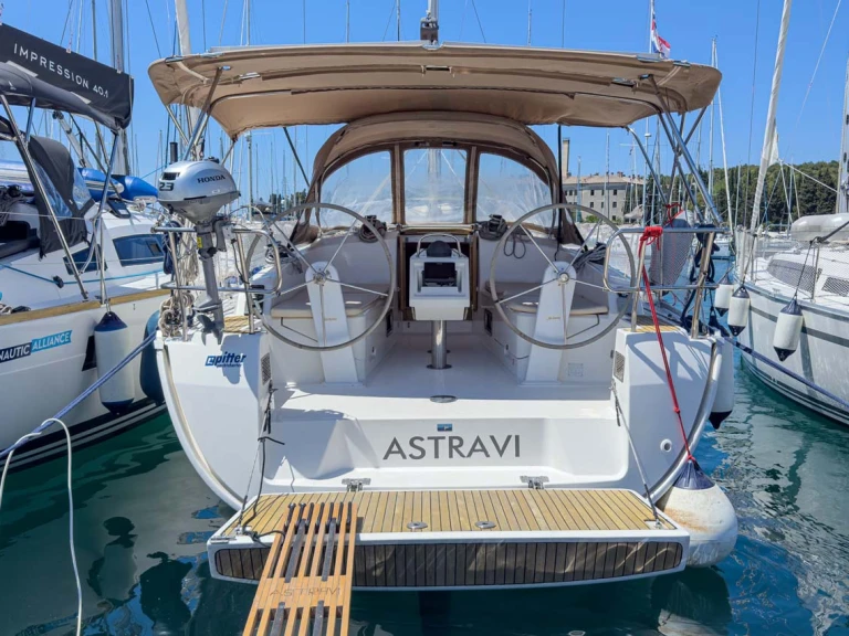 Location bateau Bavaria Cruiser 37 à Pula sur Samboat