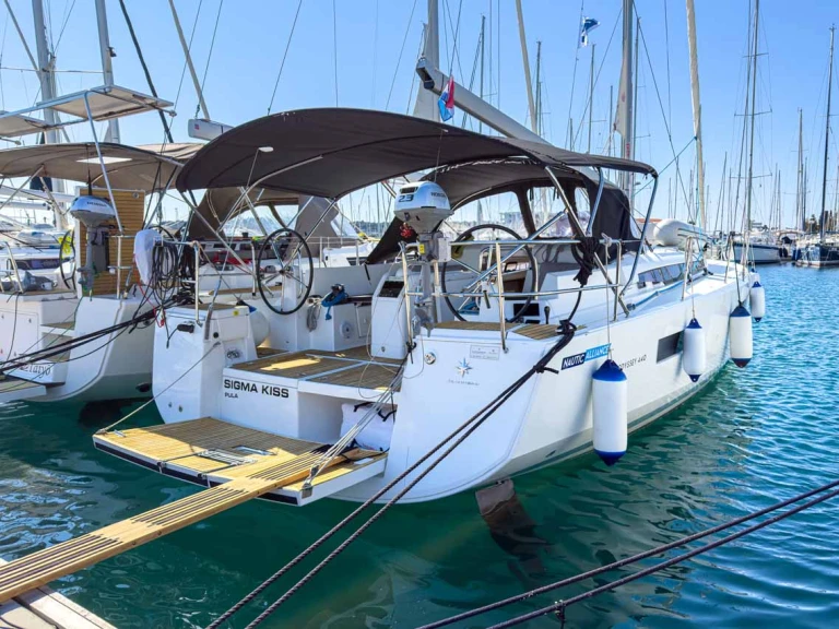 Location bateau Jeanneau Sun Odyssey 440 à Pula sur Samboat
