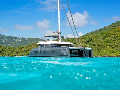 Yacht charter Road Town cheap GYRFALCON