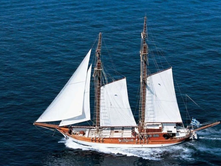 Custom MATINA a louer à Grèce