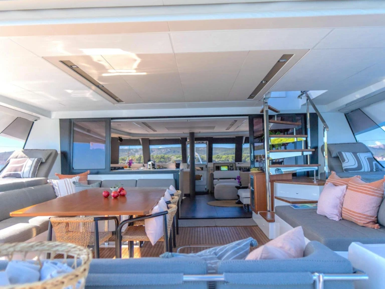 Fountaine Pajot Solomar  a louer à Trogir