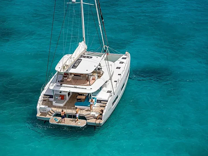 Catamaran à louer à Seget Donji au meilleur prix
