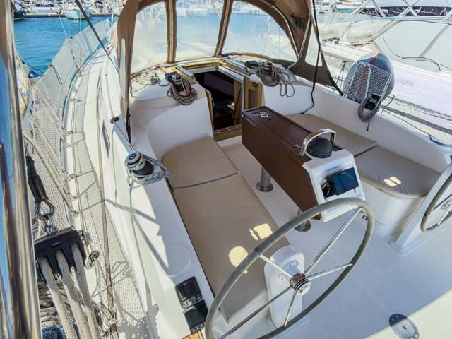 Louez un Bavaria Cruiser 37 à Pula
