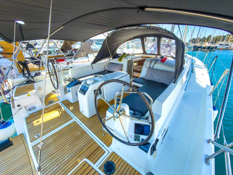 Jeanneau Sun Odyssey 440 a louer à Pula