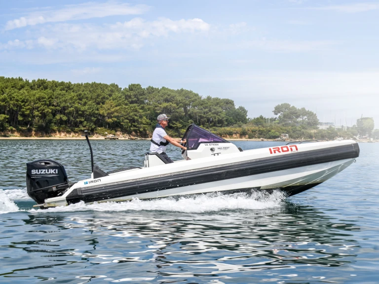 Bateau à moteur à louer à Vannes au meilleur prix