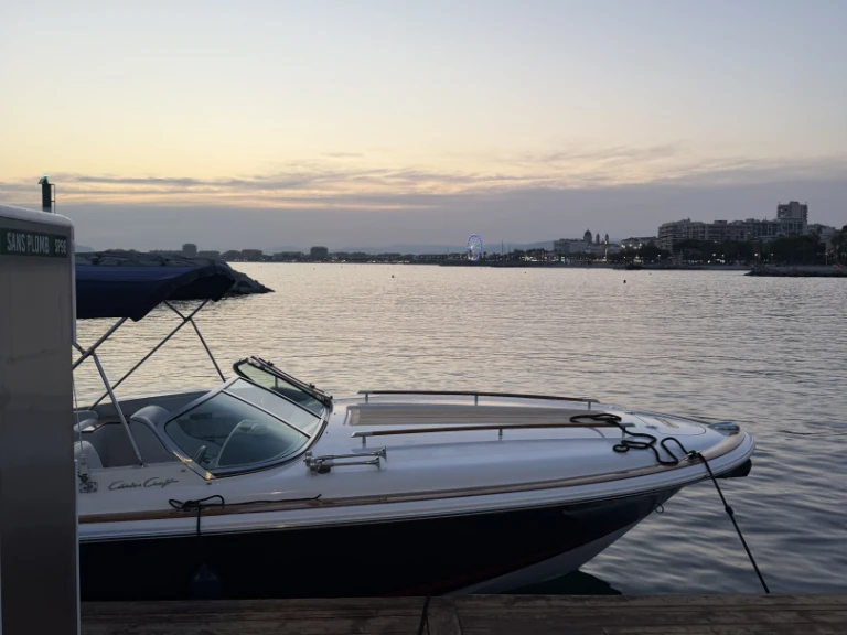 Bateau à moteur à louer à Saint-Raphaël au meilleur prix