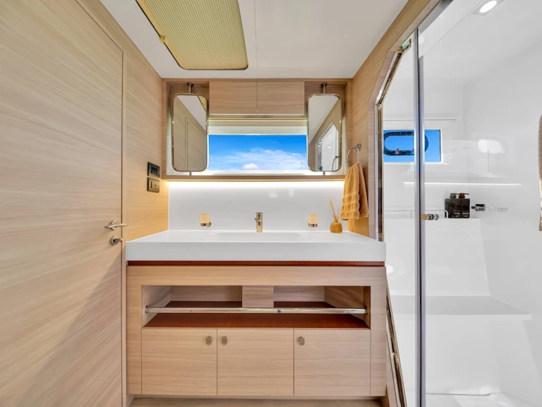 Catamaran à louer à Capo d'Orlando au meilleur prix
