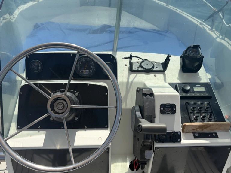Location bateau La Ciotat pas cher Cap Camarat 575