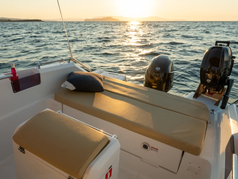 Bateau à moteur à louer à Chania au meilleur prix