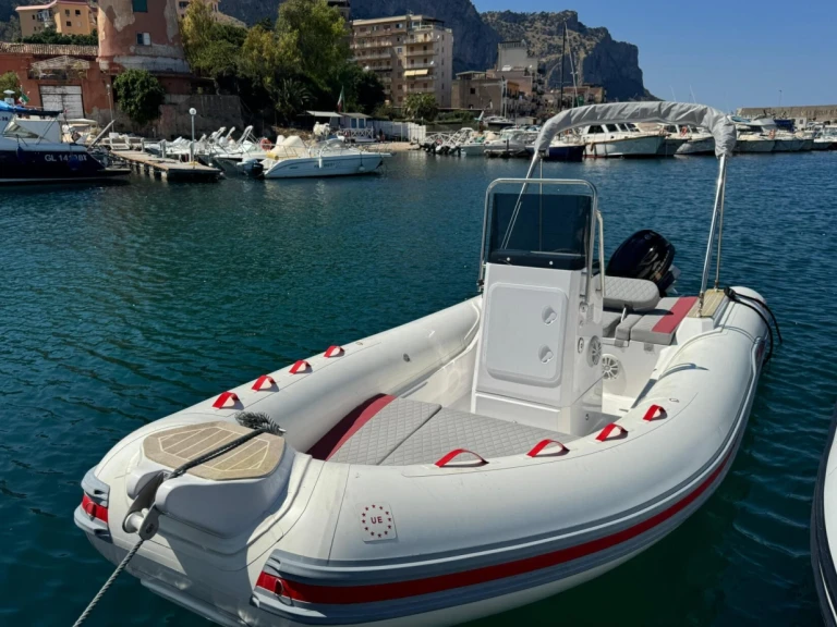Location Semi-rigide à Palerme - Marel Asoral AL 100